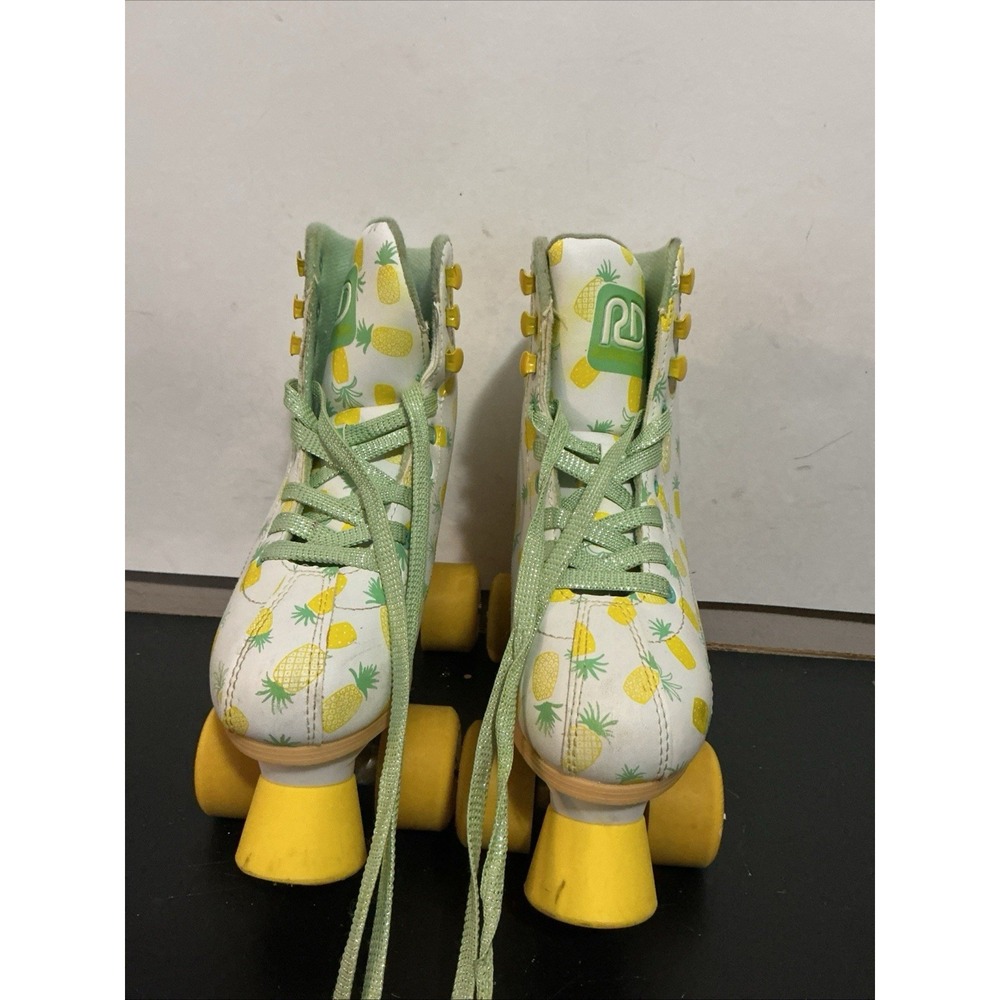 Roller Derby Candi Girl Lucy Adjustable Roller Skates Youth 12-2 Pineapple White